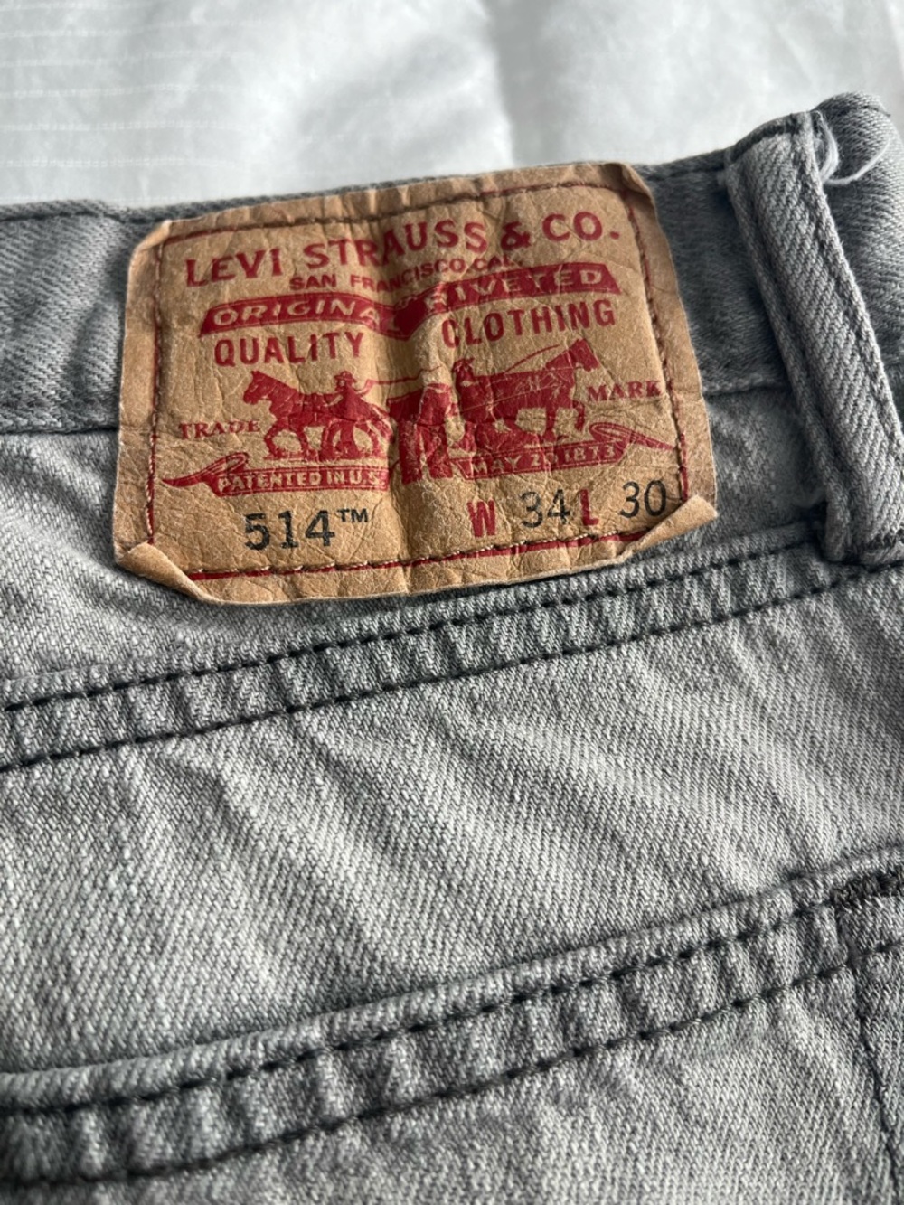 Levi's 514 Straight Men's Jeans - Light Gray Wash - Picture 4 of 6